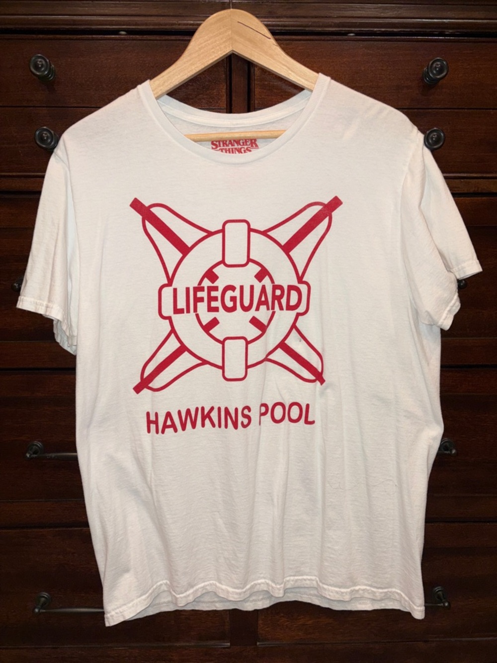 Stranger Things Lifeguard Hawkins Pool Graphic Tee Size L Netflix Official